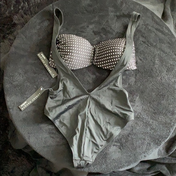 Ashely Graham- Swimsuit for All Exotic Swimsuit - Picture 2 of 2